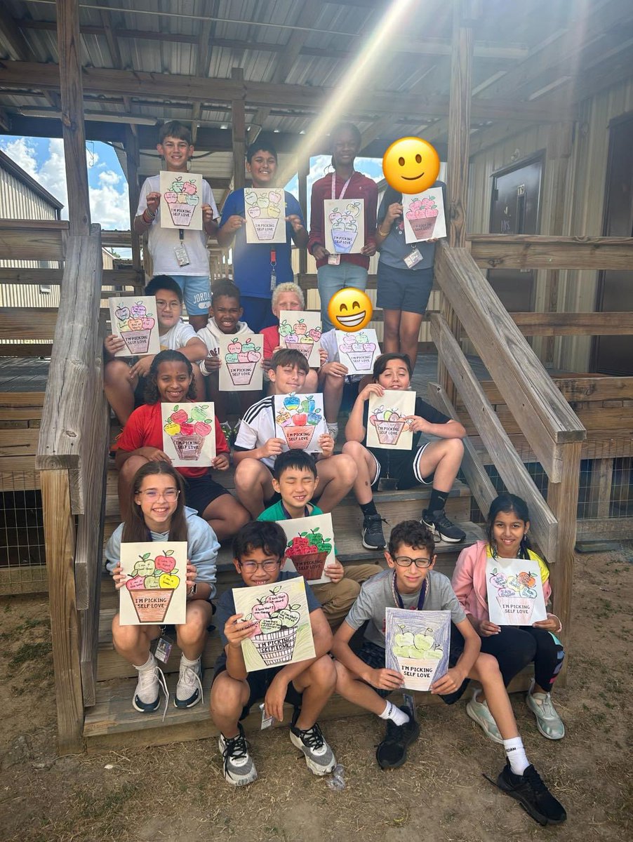 I had so much fun doing this “Self Love” craft with my fifth graders today. Yeah, learning is important, and the data is important, but the self esteem of a 10 year is wayyyy more important #fifthgrade #SEL