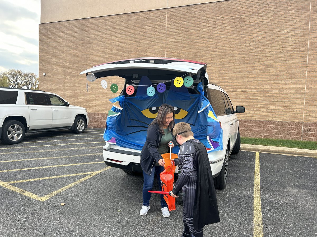 There was some spooky fun happening at the PTO trunk or treat this evening! So fun to see all the boys and ghouls! 🎃  👻 <a href="/CCSredwolves/">Clinton Community Schools</a> <a href="/ccs_super/">CCS~Supt.</a>