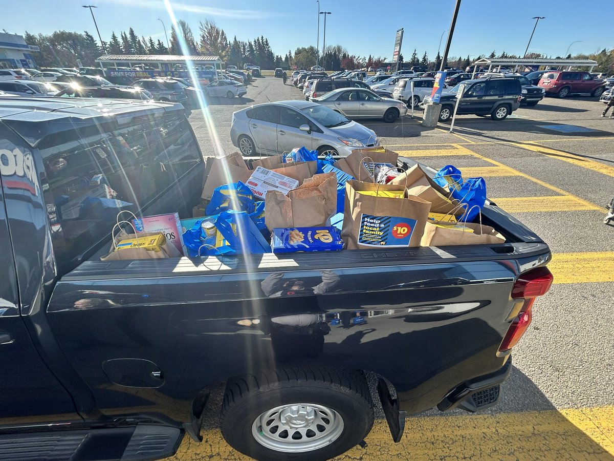 Officer Schmidt (@po_schmidt) on Twitter photo Well the totals are in… in 5hrs <a href="/StrathcoCounty/">Strathcona County</a> Peace Officers & <a href="/RCMPAlberta/">RCMP Alberta</a> members collected 4563lbs of food & $941 in donations in support of <a href="/StrathconaFB/">Strathcona Food Bank</a> #shpk #strathco residents thank you for your continued generosity in supporting our less fortunate community members Well the totals are in… in 5hrs <a href="/StrathcoCounty/">Strathcona County</a> Peace Officers & <a href="/RCMPAlberta/">RCMP Alberta</a> members collected 4563lbs of food & $941 in donations in support of <a href="/StrathconaFB/">Strathcona Food Bank</a> #shpk #strathco residents thank you for your continued generosity in supporting our less fortunate community members