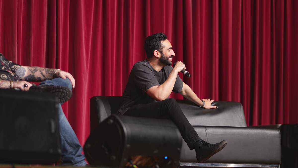 APGNZ's tweet photo. We welcome back Lee Majdoub to #Springeddon for the Sonic the Hedgehog panel! #APGLive #ArmageddonExpo https://t.co/dbjxpvXELt