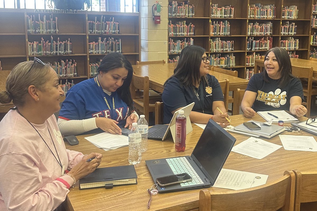 RogelioSegovi13's tweet photo. Had an incredible instructional meeting with the world’s best facilitators—grateful for their dedication and expertise‼️

#SmallTownTough
#Concan 🏖️
@FabensISD ✨ https://t.co/NvLbF6wc7x