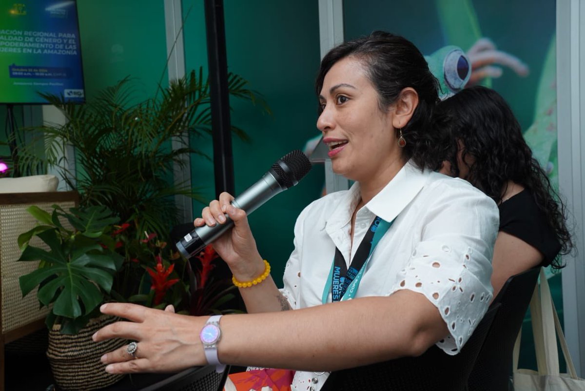 ONUMujeresCol's tweet photo. Reconocer los conocimientos y saberes de las mujeres indígenas de la Amazonía es necesario, puesto que ellas son quienes brindan soluciones al cuidado de la biodiversidad.
#GenderDay #COP16Colombia #SomosBiodiversidad
@OTCAnews https://t.co/DrUY2qoSKr