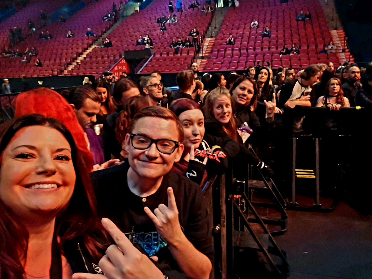 Barricade crew <a href="/evanescence/">Evanescence</a> <a href="/Halestorm/">Halestorm</a> <a href="/TheWarningBand2/">The Warning</a>
<a href="/ev_chick89/">Liz</a> <a href="/pjsvids/">Peter</a> <a href="/Lgbtgaymher/">JØⱤĐ</a> and Dawn!