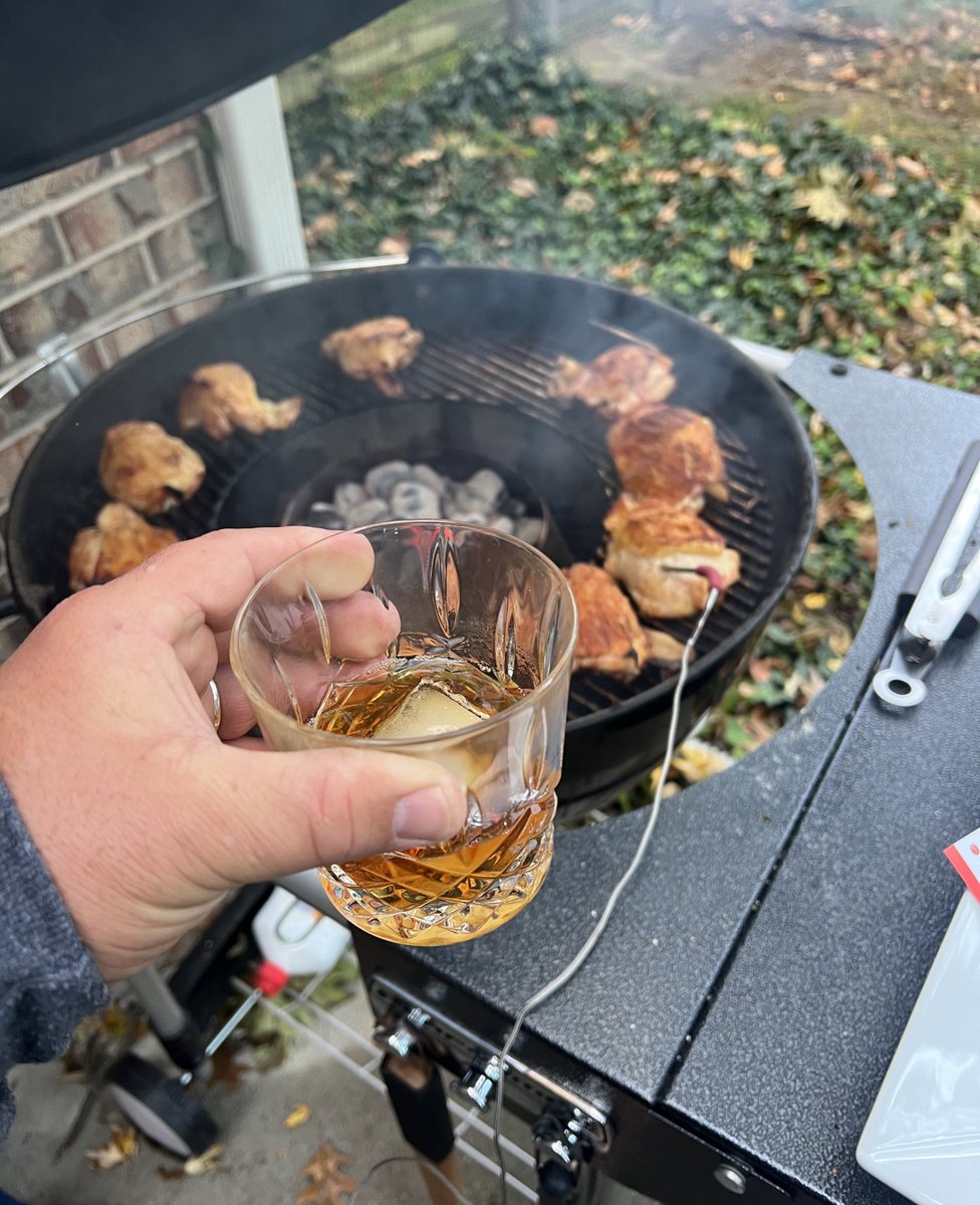 francisdmarion's tweet photo. Kid sis came over for a @WeberGrills thigh, bourbon and fire! More Fridays like this please!
Hoodie cc: @TheFortressTurf
#OneCubeGang https://t.co/ziLV0p5vvM