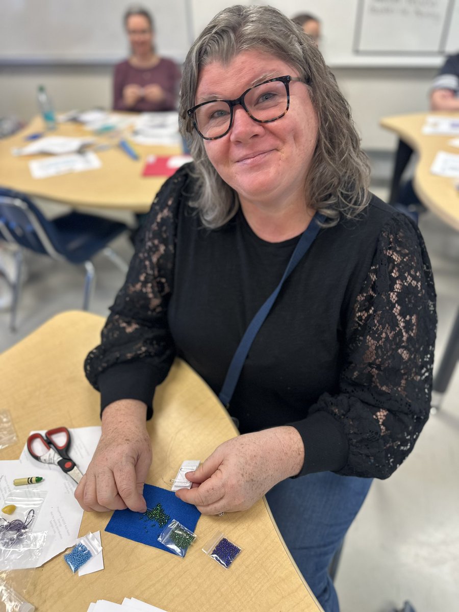 MB School Library tweet media