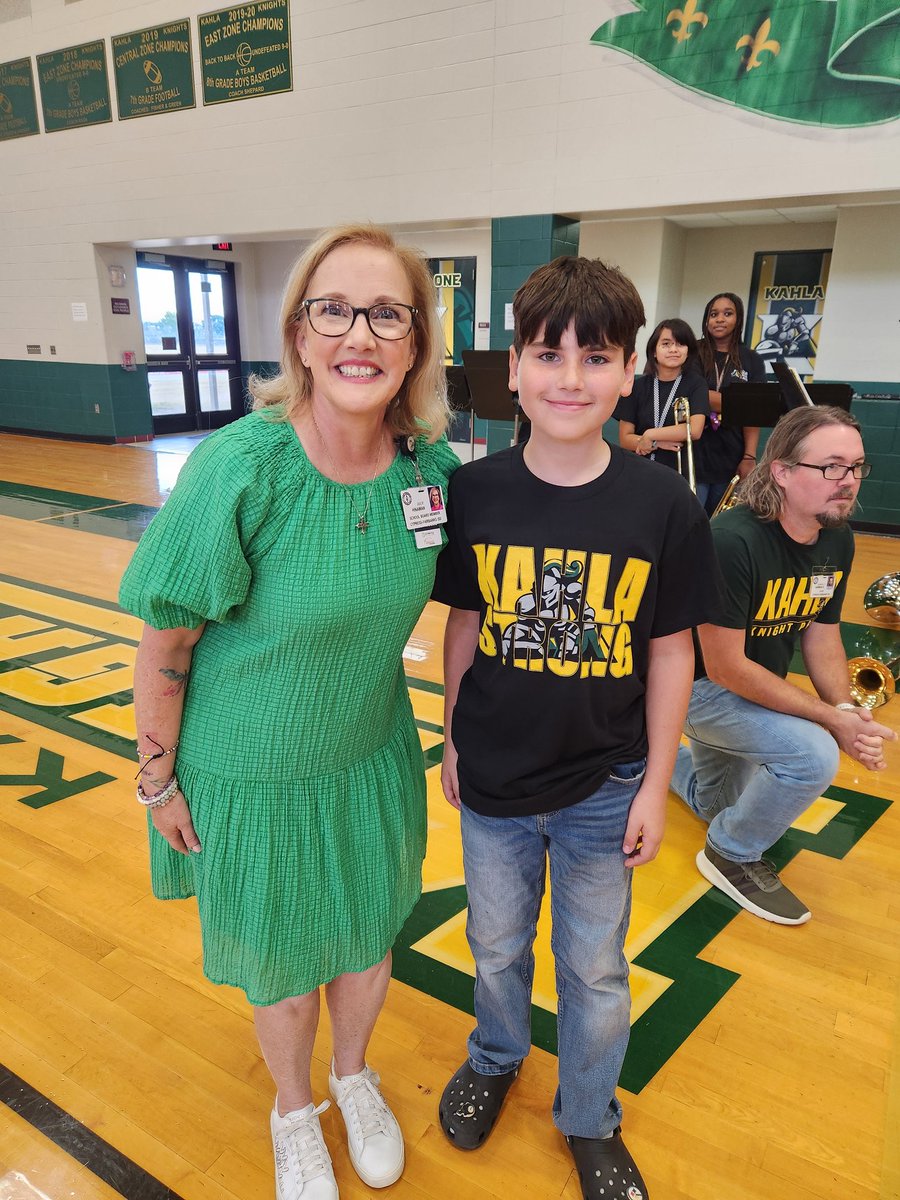 Pep Rally day at the Big K! Thank you <a href="/JulieHinaman/">Julie Hinaman</a> for playing in our Staff vs Students cup race!  <a href="/kahlams/">Kahla Middle School</a> #EveryKnightEveryDay