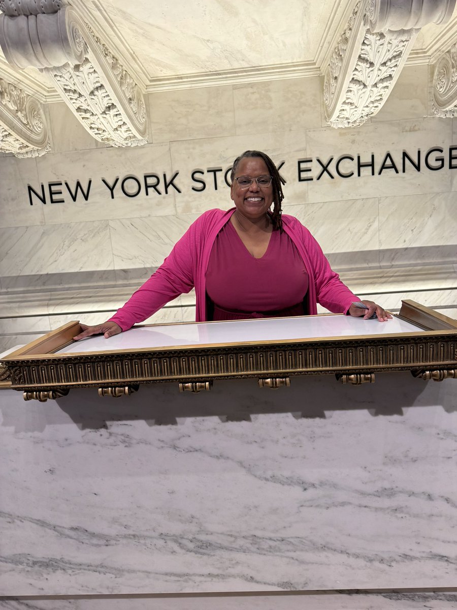 DrCABerry's tweet photo. @Cre_Shannon @KnowYourValue @morningmika @ForbesWomen @NoireSTEMinist @HumaAbedin #NYSEClosingBell @ForbesWomen https://t.co/b5pFedLRfZ