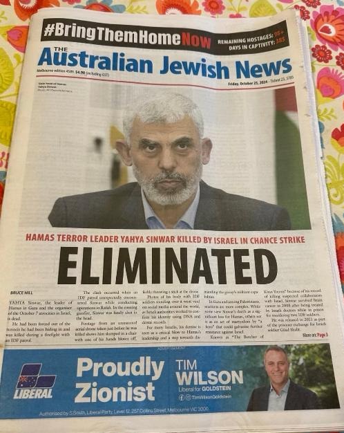 anth0888's tweet image. Look who's resorted to taking out a front page advert in the Friday October 25 October Melbourne edition of the "Australian jewish news" newspaper. 
- Goldstein Liberal candidate Tim Wilson. 
#auspol