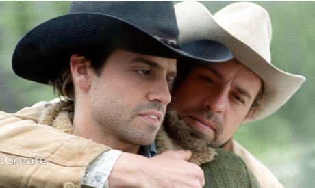 DaniloGentili's tweet image. - Tudo bem se eu invadir o seu buraco, parça?

- Claro, mas primeiro me diga uma coisa meu velho: você é pensionista? Pois vou roubar vc pra mim!