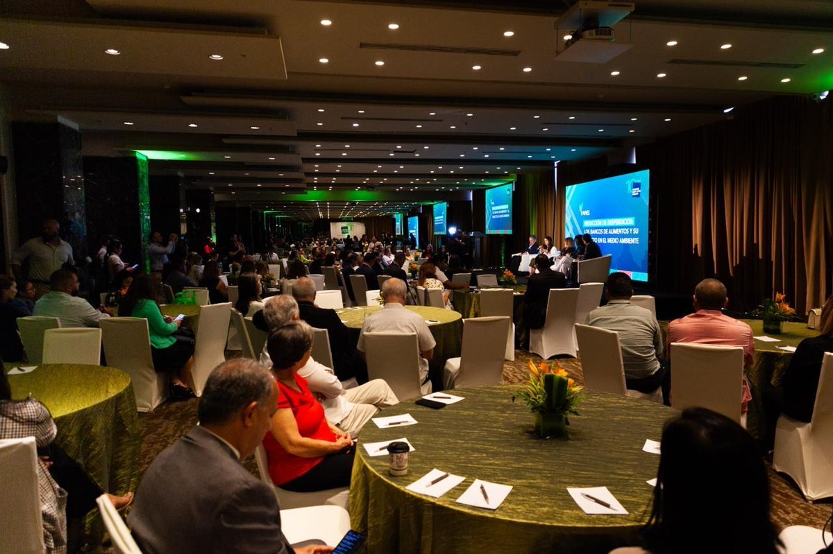 Acompañamos el Congreso “Avanzando hacia un Panamá con #HambreCero”, en 10° aniversario del Banco de Alimentos de Panamá. 📑Acceso a alimentos, seguridad alimentaria, y pérdidas y desperdicios, fueron temas de conversación➕🧵👇 #DíaMundialdelaAlimentación