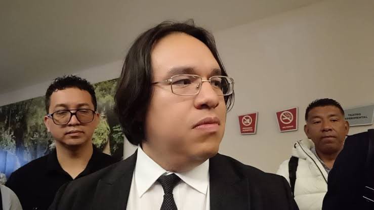 🚨 𝐄𝐧 𝐐𝐮𝐞𝐫é𝐭𝐚𝐫𝐨 𝐥𝐚 𝐣𝐮𝐬𝐭𝐢𝐜𝐢𝐚 𝐞𝐬 𝐮𝐧𝐚 𝐥𝐞𝐭𝐫𝐢𝐧𝐚

El fiscal de Querétaro Víctor Antonio de Jesús Hernández,   
solicitó a un juez que se encarcele durante 3 años a una menor de 14 años del municipio de Huimilpan, que fue violada y sufrió un aborto