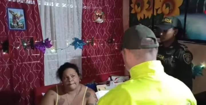 ColombiaOscura's tweet image. #MALDITOS 😡 Caso aberrante de abuso infantil en Sabanalarga, Atlántico: una niña de solo 7 años fue sometida a torturas inimaginables por su abuela materna y su pareja.

🚨 ÚNETE 👉 t.me/colombiaoscura…

Las autoridades revelaron que la pequeña era víctima de maltrato físico…