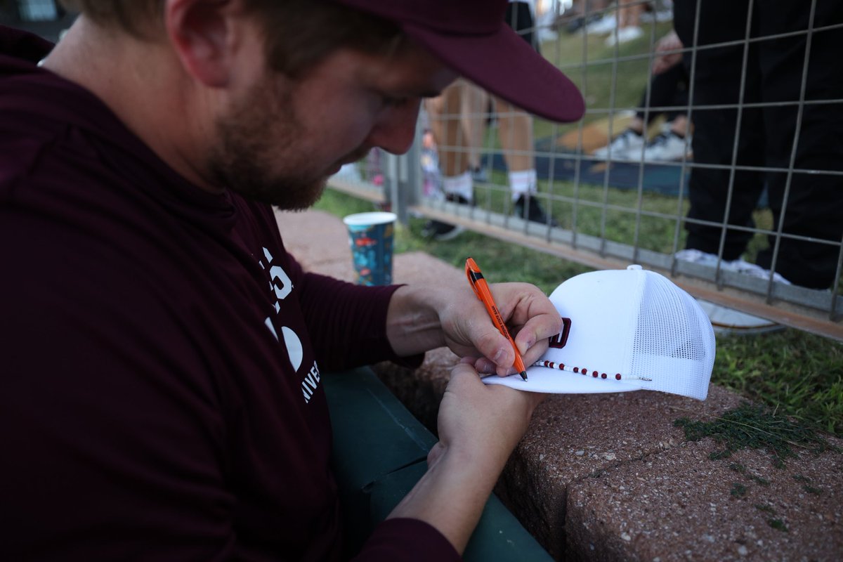 It’s a perfect night for some fall ball at Blue Bell! 

#GigEm