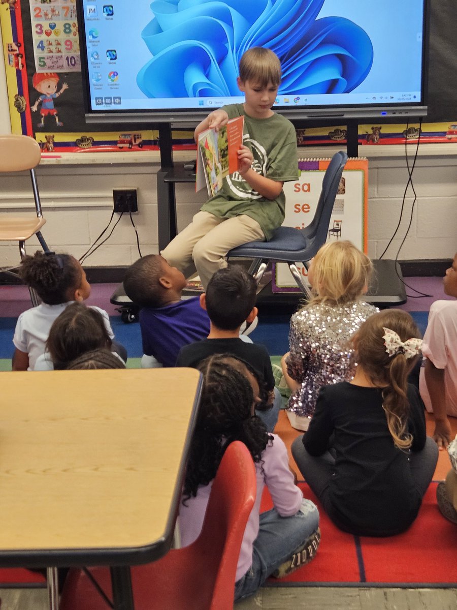 shtall17's tweet photo. Happy National Founders Day...Leaders reading to EC, Pre-k, &amp; K! #WHOwenES #FoundersDay24 https://t.co/Mm3GN8rfyN