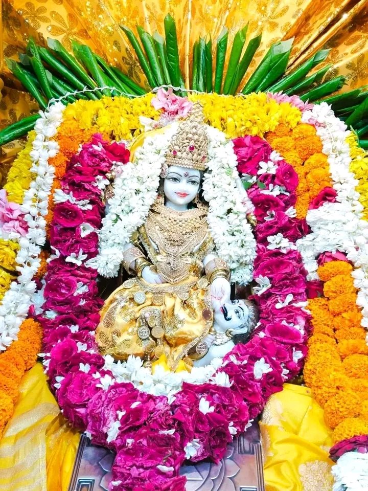 sailendrarajap1's tweet photo. ❣️🙏जय माई की 🙏❣️
जगत का कल्याण करने वाली महाशक्ति आपकी सदा ही जय हो। समस्त संसार को ऊर्जा प्रदान करने वाली महाविद्या आपकी सदा ही जय हो। 
हे मां,, मैं आपका अबोध बालक 

ॐ हल्रीं बगलामुखी सर्वदुष्टानां वाचं मुखं पदं स्तम्भय, जिहवां कीलय बुद्धिं विनाशय हल्रीं ऊं स्वाहा।। https://t.co/uylpkNuN3I