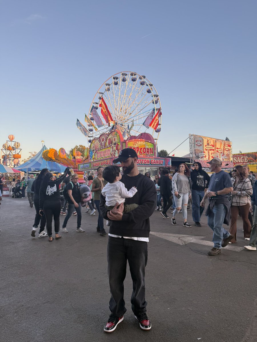 Odablock's tweet image. Out with the fam today I’ll see you all tomorrow 🫡