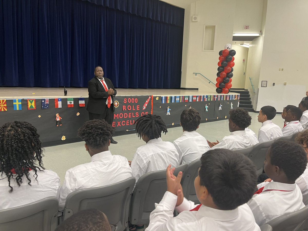 GJAMSMustangs's tweet photo. Proud of our new cohort of 46 Role Models! ❤️🖤 https://t.co/sXaghz0VDo