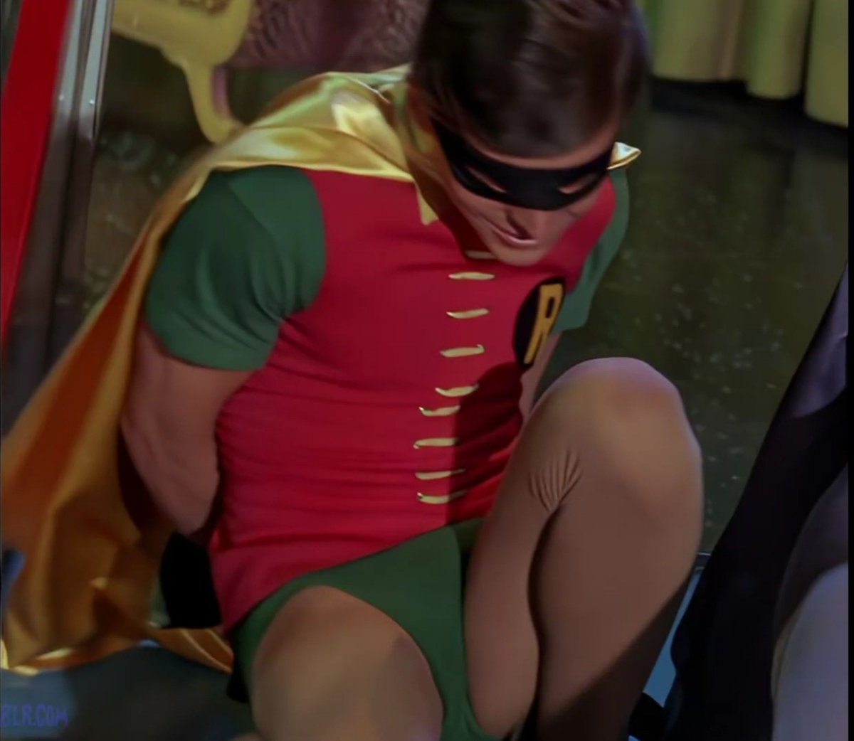 Wish there were more beltless Robin scene.