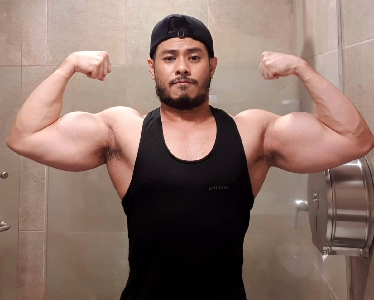 Didn't feel my best but went anyway. Had a decent pumpy pump. 😗💪🏼