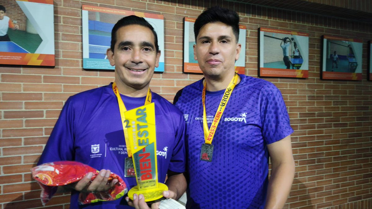 ServicioCivilD's tweet image. Conoce a las y los ganadores de la final de tenis de mesa dobles en los #JuegosDeportivosDistritales: 
🥇 @ContraloriaBta 
🥈 @CulturaenBta 
🥉 @AcueductoBogota 
Gracias por mostrar su talento y activar el #PoderDelBienEstar en esta gran competencia. ¡Felicidades!