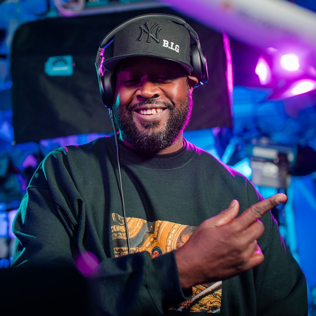 AppleMusic's tweet image. RIP to legendary DJ, producer, and Apple Music Radio host Clark Kent, who for decades helped cultivate the careers of New York’s underground artists and megastars alike and spun the hottest tracks on the ones and twos with precision.