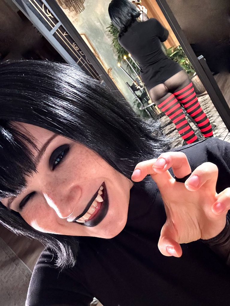 Do you want Mavis to bite you? 🖤🦇😉 https://t.co/t8oZc2VHqz