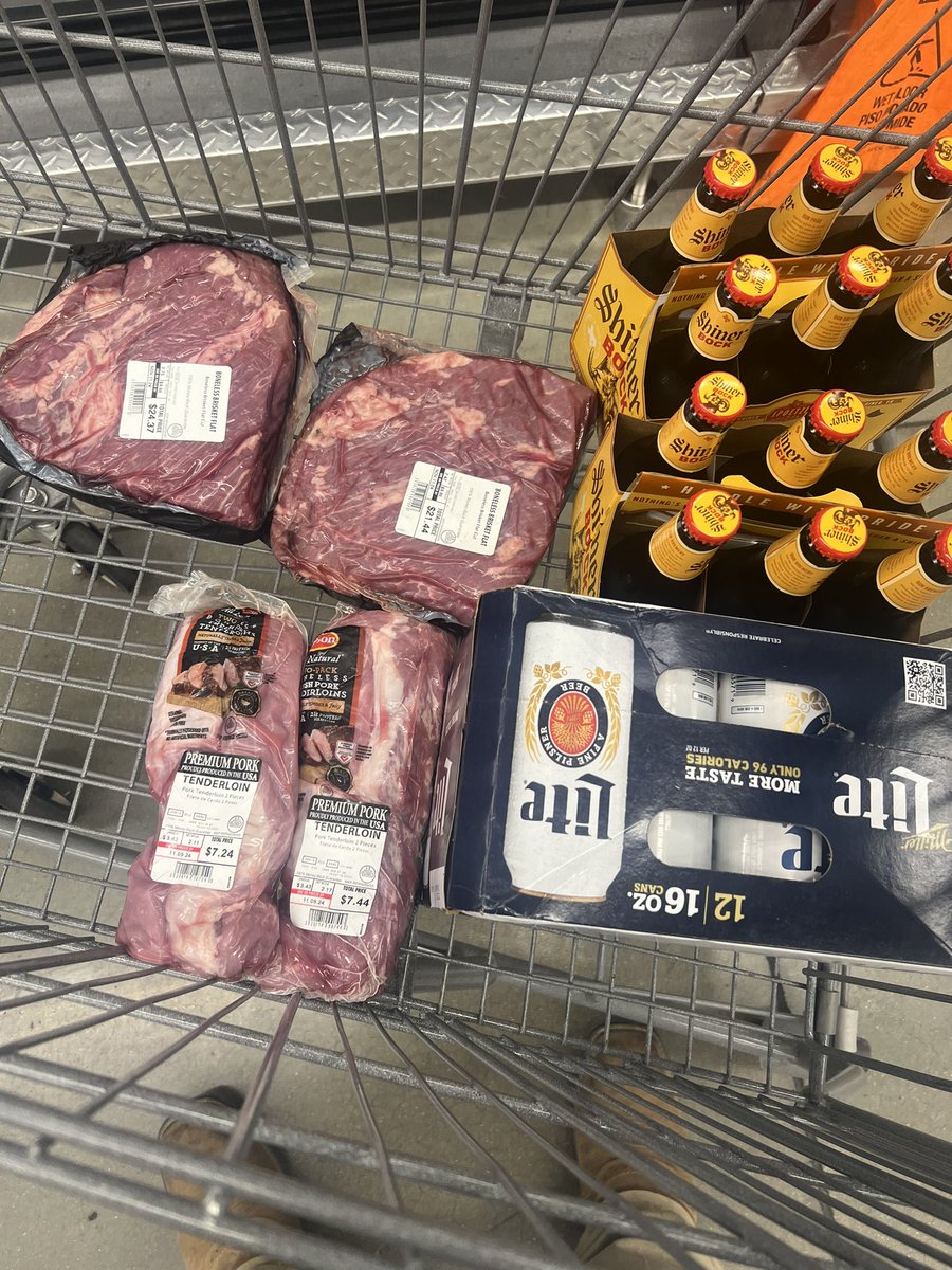 Lounge dawg(I am emotionally scarred) tweet media