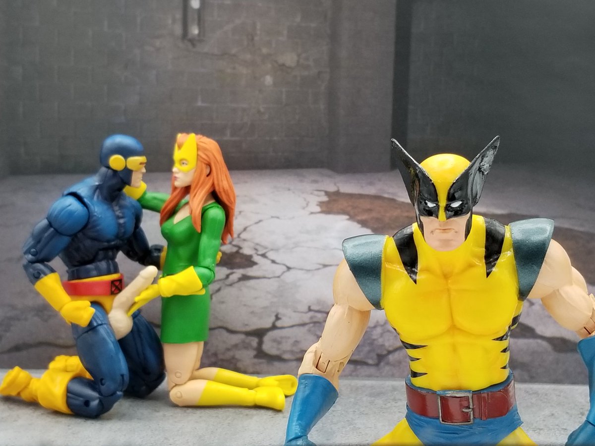Too bad, dude. Should've had a dick too.

#actionfiguresfucking #xmen