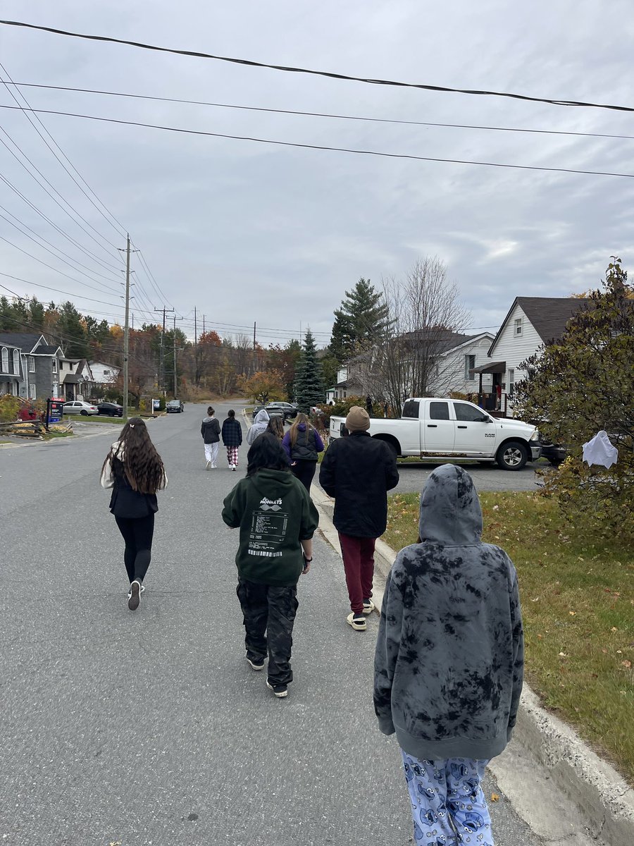 Happy Friday! Wrapping up Take Me Outside to Learn week, but our commitment to outdoor learning continues! Nature boosts our well-being, sparks creativity, and offers endless lessons. 
#Tmo4learningchallenge 
 #OutdoorLearning #TakeMeOutside