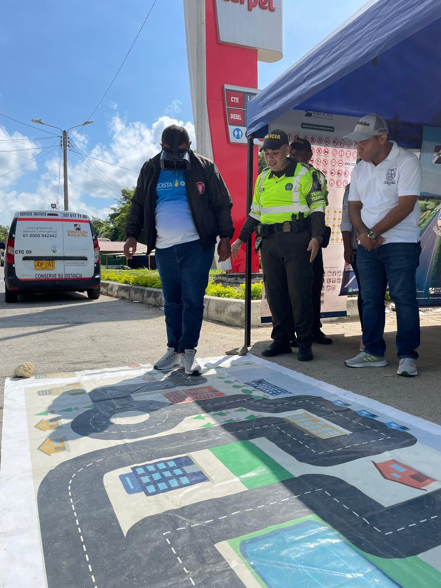 GobCordoba_'s tweet photo. En Los Córdobas, junto a la @PoliciaDECOR y @Rutaalmar, promovimos la campaña #CórdobaSeMueveBien invitando a motociclistas a respetar las normas, a no conducir en estado de embriaguez, a usar el casco. 

¡Cuidar la vida escompromiso de todos!

 #CulturaVial https://t.co/2rNqDI3Gy8