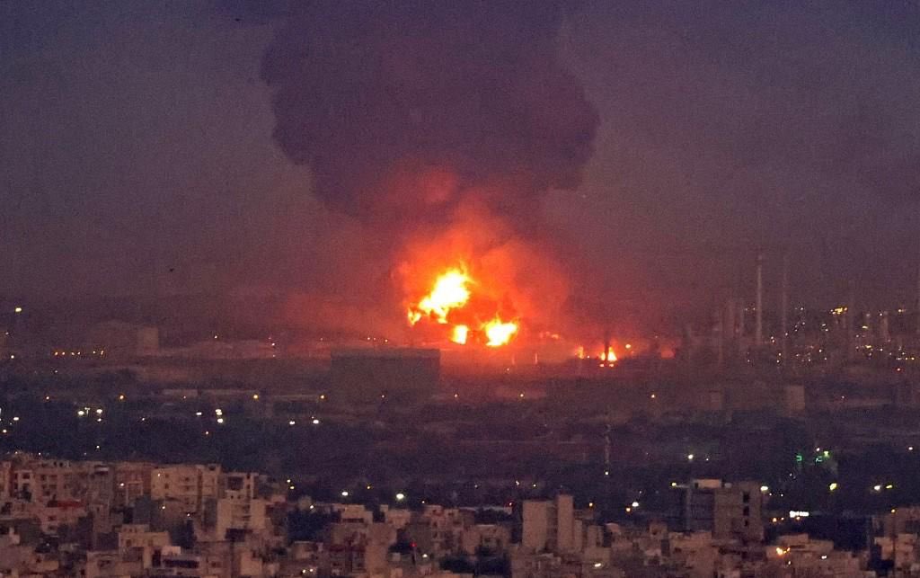 lcmondino_'s tweet photo. La respuesta de Israel ha comenzado. Dios proteja a la Fuerza Aérea de Israel, sus pilotos y aquellos encomendados en la tarea de borrar del mapa al régimen de los Ayatollah. Sin piedad contra las bestias islamistas. https://t.co/scLHujHzSY