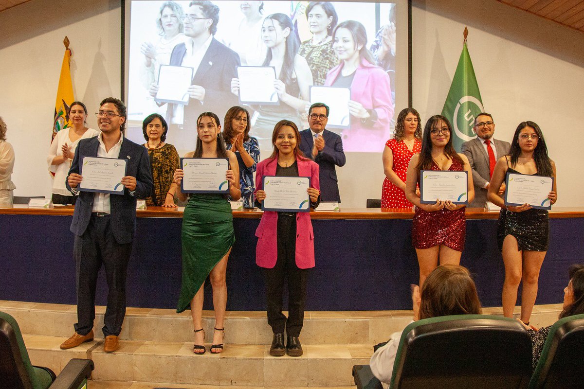 UTEoficial's tweet photo. La Universidad UTE otorgó un reconocimiento al mérito académico a destacados estudiantes de las carreras de Medicina y de Atención Prehospitalaria y Emergencias de la Facultad de Ciencias de la Salud Eugenio Espejo. 

Conoce más ▶️ https://t.co/LDafcEV1rs

#EducaciónSuperior #Mérito #Ecuador