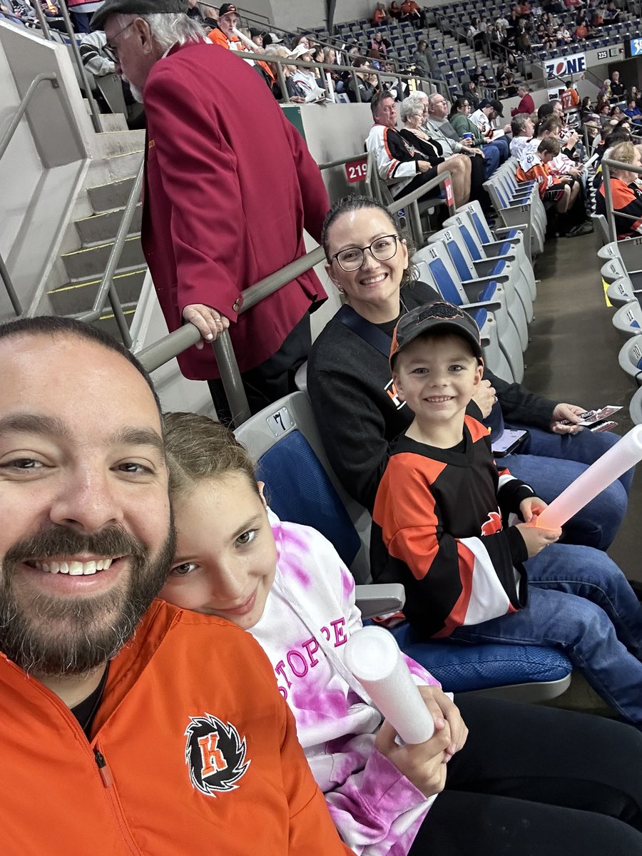 ATC_Matt's tweet photo. Another year another @FWKomets home opener. #LetsGoKomets https://t.co/yHIDlrs7Js