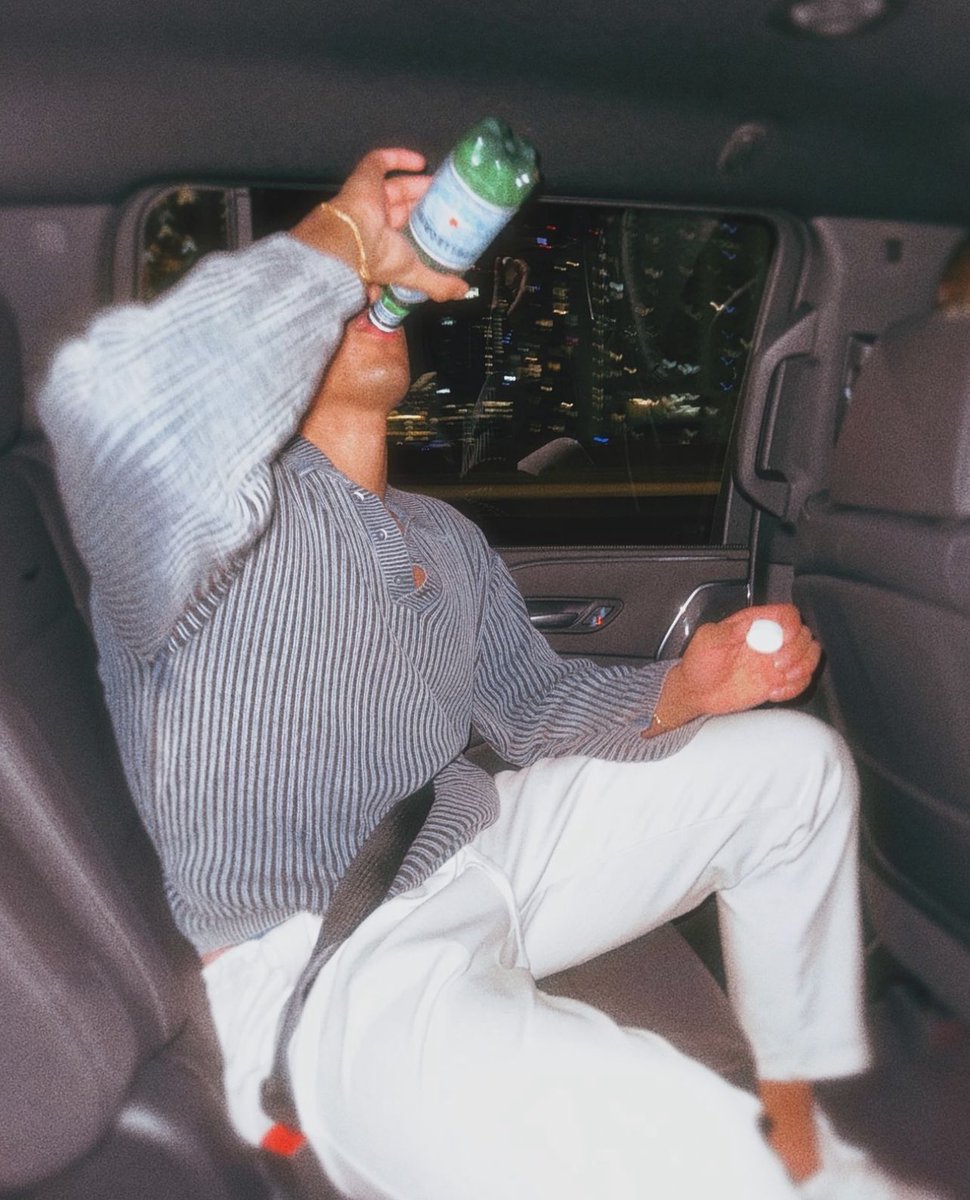 dirty and thirty! 😎🍾 

#𝐿𝑖𝑣𝑀𝑖𝑙𝑖𝑜𝑃𝑎𝑟𝑡𝑦🥂