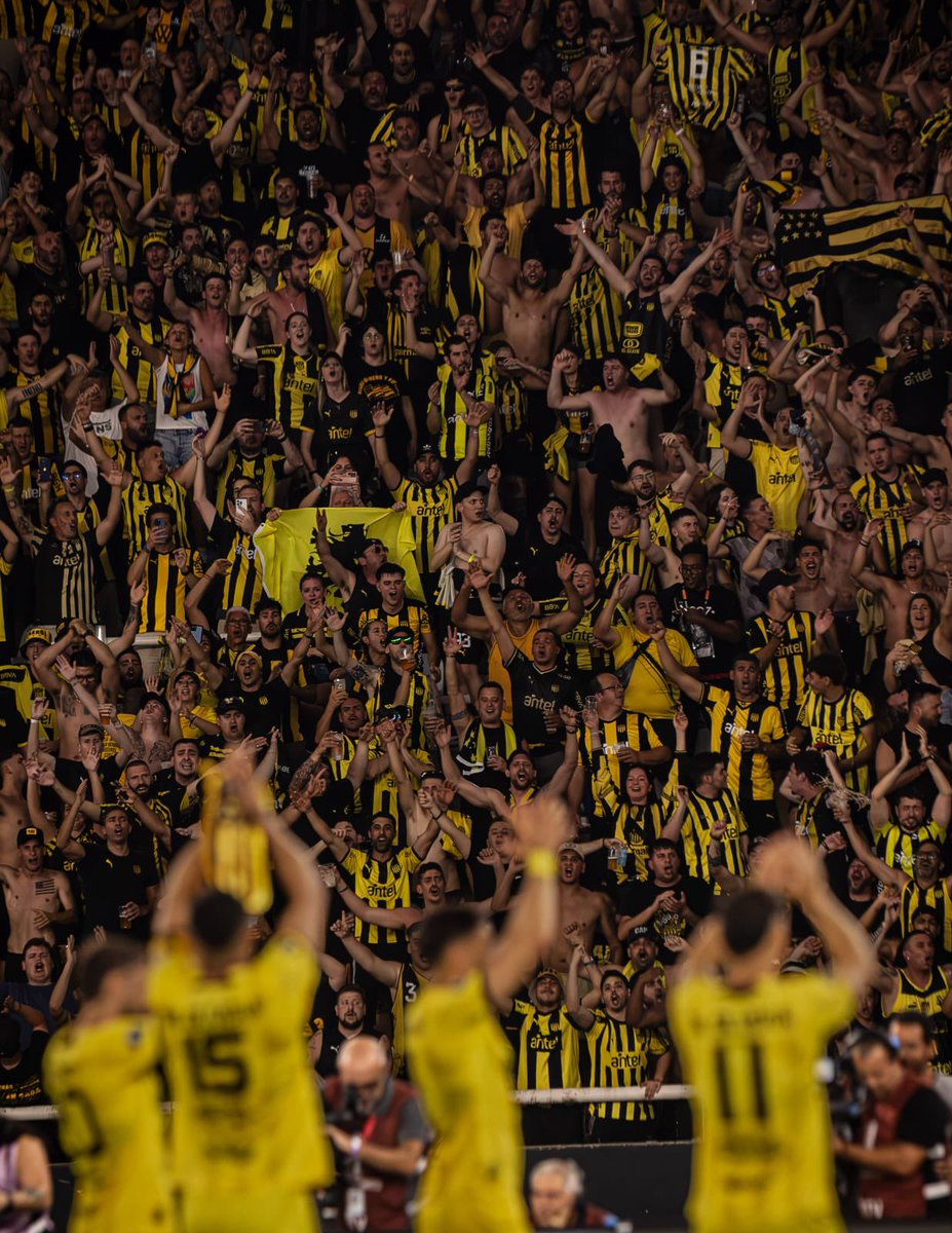 Fue un resultado duro si, fueron minutos fatídicos que nos hizo el partido cuesta arriba.

Párrafo aparte a nuestra gente, yendo al frente afuera y dentro de la cancha, bancándosela contra todos, nada nuevo.. como siempre! 

Y NO TERMINA HASTA QUE TERMINA, nos vemos el miércoles!