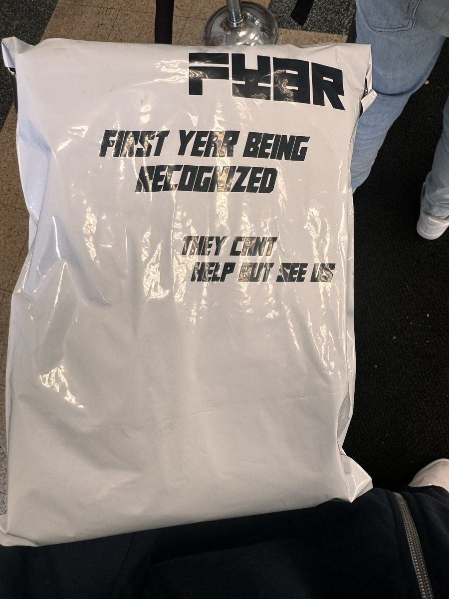 AsapTwelvyy's tweet photo. PACKZ MOVIN #FYBR #GETYOURZ https://t.co/puSQGGbZJM