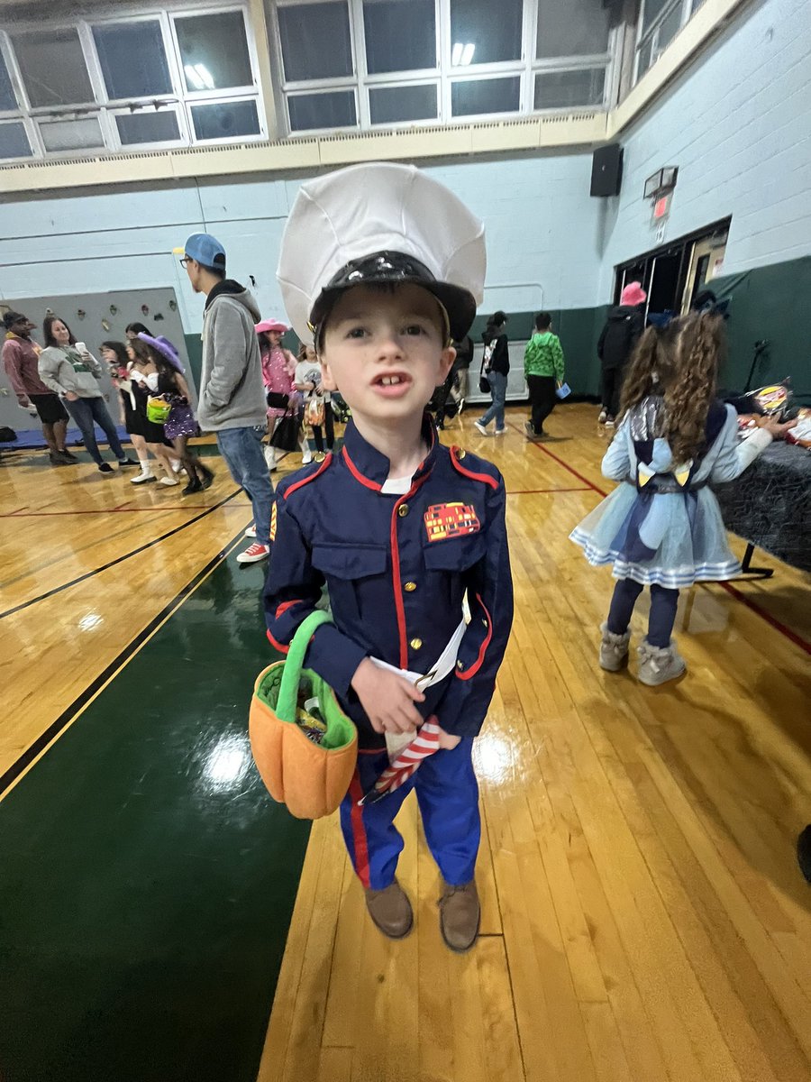 So much fun at trunk or treat! Great job <a href="/SEM_PTA/">Saltzman PTA</a> 🎃🎃<a href="/SEM_Dalers/">SEM Dalers</a>