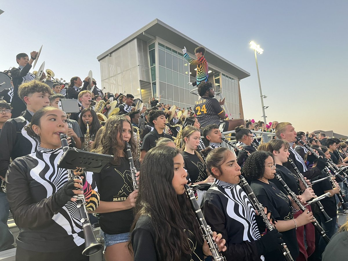 AJBtoroband's tweet photo. Middle school night with the @MatadorBandSHS
Kids are having a blast!
#MusicforAll #FutureMatadors https://t.co/PeMR02JwRA