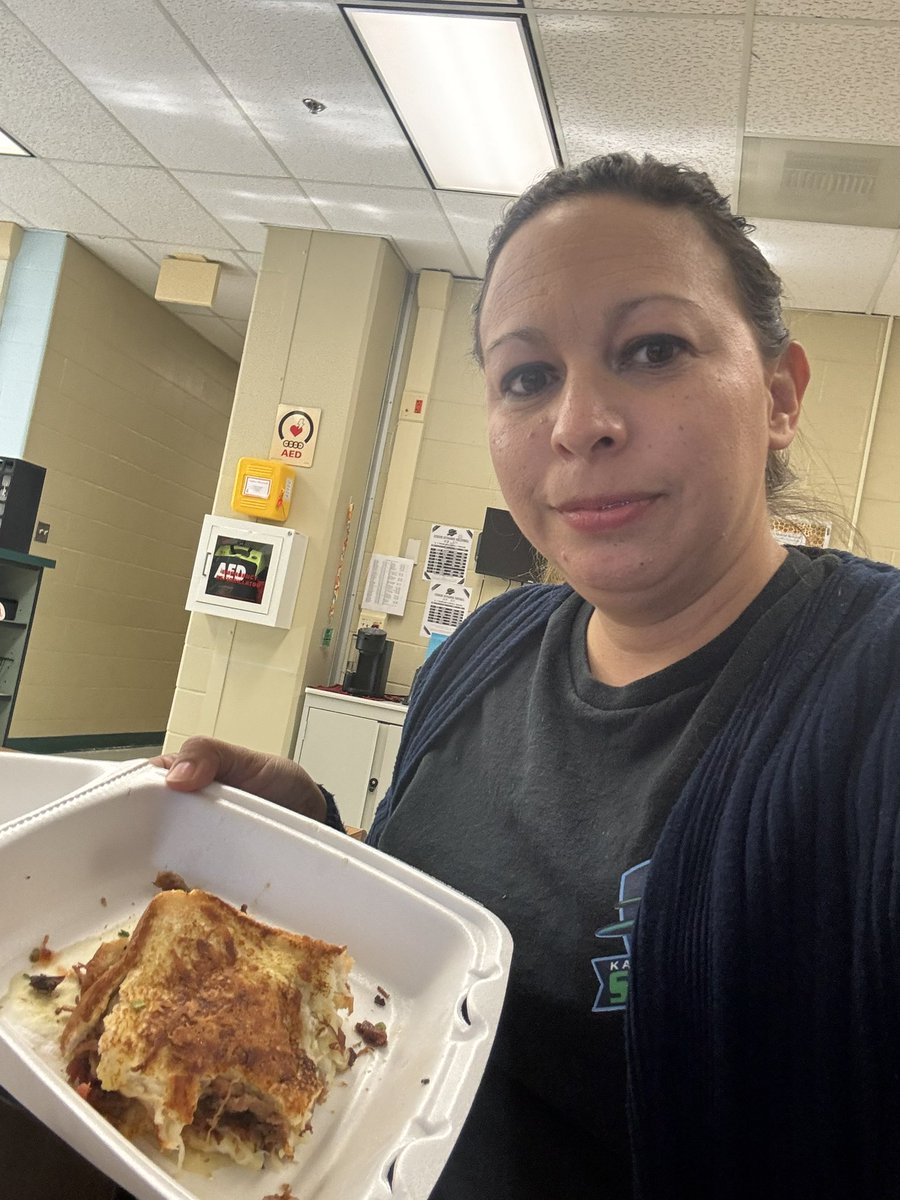 Delicious lunch today. Thank you PTA!!!!!🫶🏻
#SkyhawkPride
#SkyhawkLane