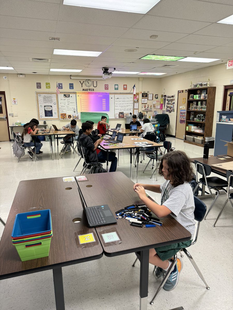mrs_redgate's tweet image. First week of @JordanNISD #LegoRobotics ✅✅✅ Super excited for this season’s theme, SUBMERGED 🌊🐳🦑🪼 …this time with TWO teams of amazing kids! @msgmakeshistory #LearnersAtWork