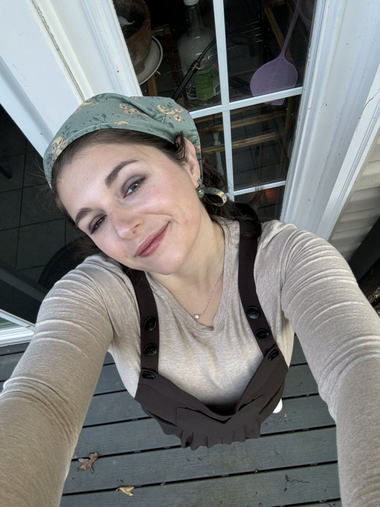 kweddle13's tweet photo. Felt cute https://t.co/nJGGPl2zps