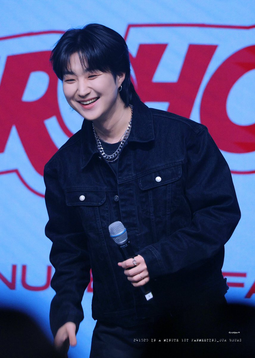 241020 IN A MINUTE 1ST FANMEETING_OUR HOURS 2부

준태는 웃을 때 
가장 예쁘다는 사실을 알게 됨

#김준태 #준태 #JUNTAE #인어미닛