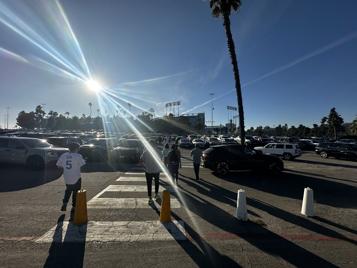 Game 1 World Series. 

Dodger Glizzy at bat. ⚾️