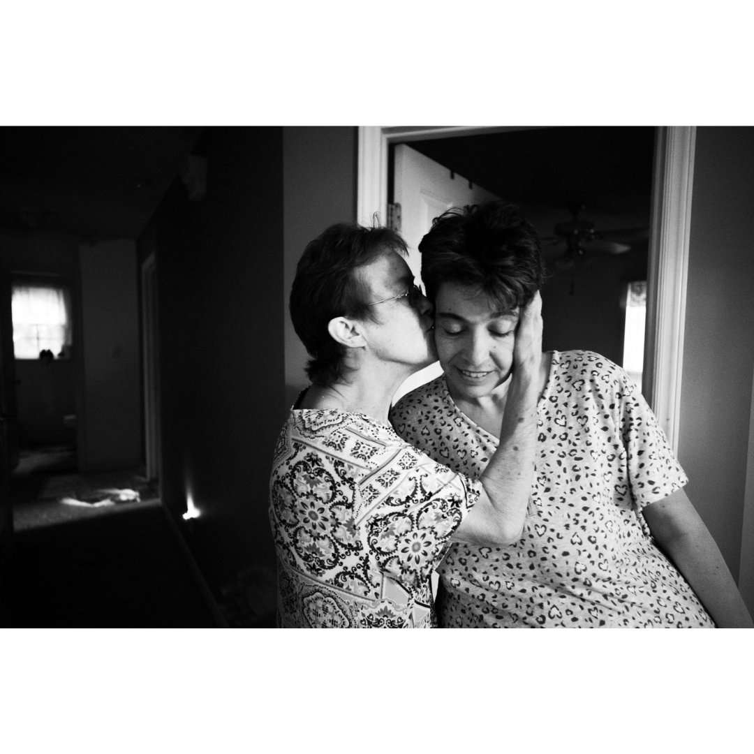CollegePhotog's tweet photo. Anna Connors from University of North Carolina at Chapel Hill has been named a Finalist in the Documentary Photographic Project category. #CPOY79 https://t.co/ItdK3wqazh