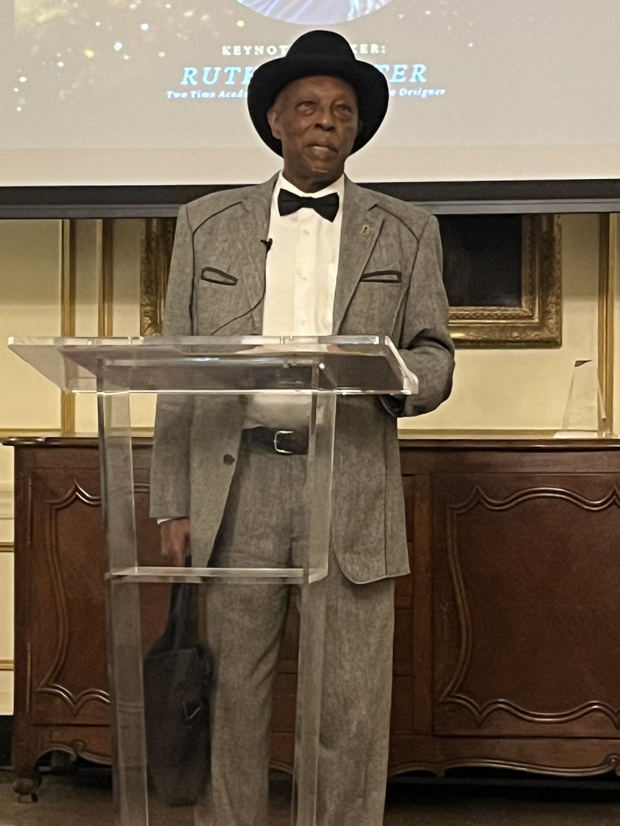 Meghan Sanders tweet media