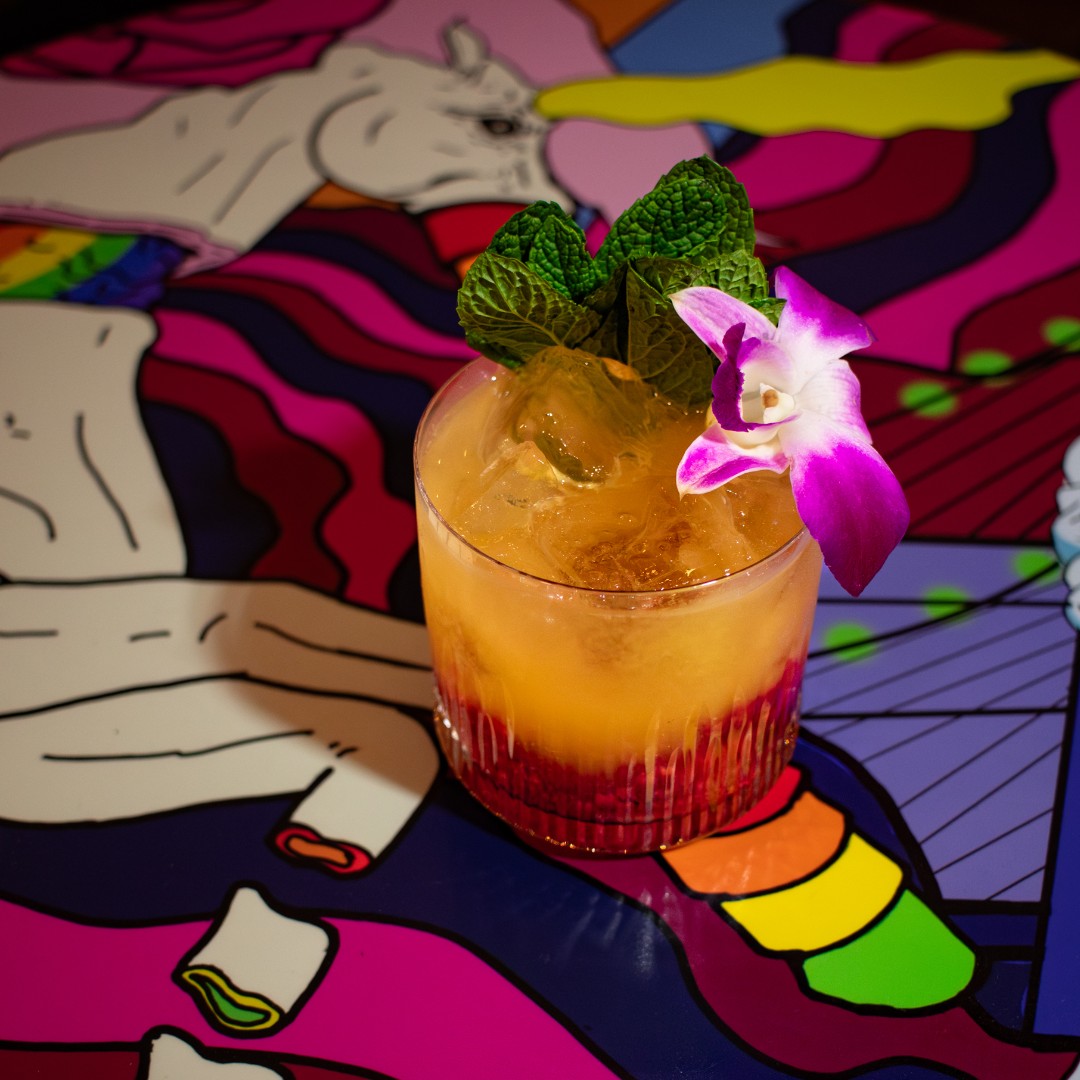 Sip on sunshine with the YUM YUM ☀️🍹 A delicious blend of Deep Eddy Vodka, Passion Fruit, Orgeat, Yuzu, Absente Absinthe and Raspberry that’ll make your taste buds dance!