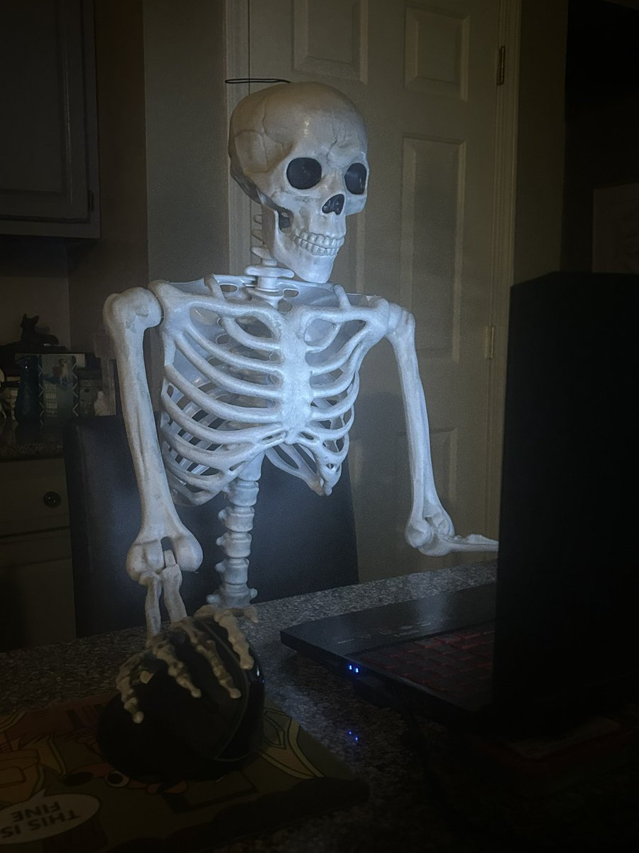 real photo of me trying to hatch shiny RB huge in Pet Simulator 99