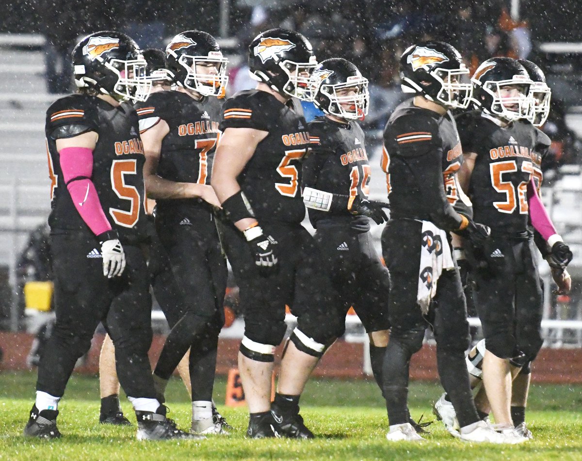 OnAirDerek's tweet photo. 🏈​HS Football on Flatrock 100.7🏈​
PREGAME Running Now
Ogallala (2-6) at Alliance (1-7)

📍Alliance, Ne
📱STREAMING: https://t.co/md2D12Nmo4
#ImpactPlayers #LCT #FightOn #PrairiePlaymakers #nebpreps #EagleMedia https://t.co/VZdbcMbOvG