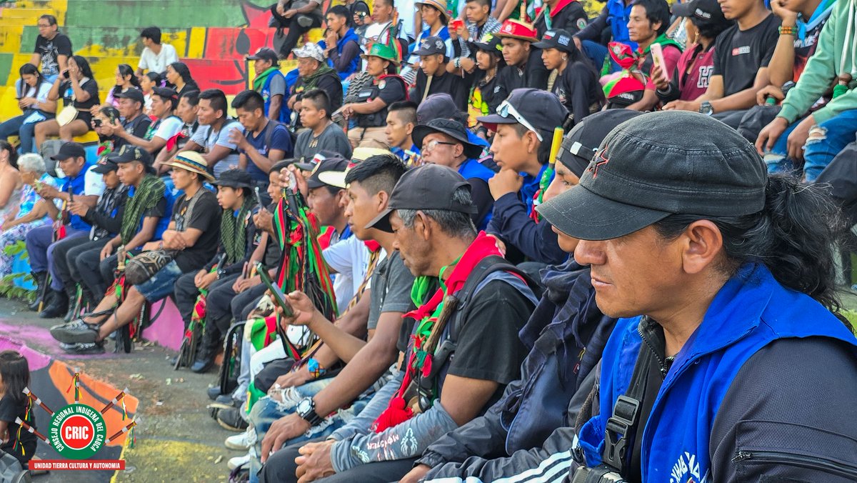 CRIC_Cauca's tweet photo. La #Guardia ñIndígena del Cauca, es un símbolo de resistencia y autonomía, y su presencia en Siloé, #Cali, resalta aún más su importancia en la lucha por los derechos de los pueblos indígenas y los barrios de Cali.

En Siloé, la Guardia Indígena del Cauca, ha sido un faro de esperanza y resistencia para muchos pueblos, también actúa como un puente entre la cultura indígena y la vida urbana. Su presencia en Cali es un recordatorio de que las luchas indígenas no se limitan solo a las zonas rurales; también están presentes en las ciudades.

Seguir página.
👇🏼💻📱
https://t.co/qDYzcrHojZ

#Cauca #CRIC #COP16 #GuardiaIndigena #Siloe #cali