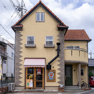 TOKYU_DEPT_ns's tweet photo. 日本中のパン屋さんの手作りパンをお届け📦
#パンフォーユー 🍞の取り扱いがはじまりました
https://t.co/zNYAswOe5e
北は北海道、南は徳島まで。旅先でしか買えなかったご当地パンを冷凍でお届けします。
冷凍パンって実際どうなの?ECスタッフが食べてみました。
#panforyou #食べてみた https://t.co/IKw5nMRncA